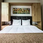 Naeldwyk-torenburg Hotel 3*