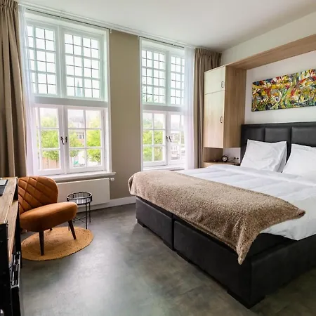 Naeldwyk-torenburg Нальдвийк