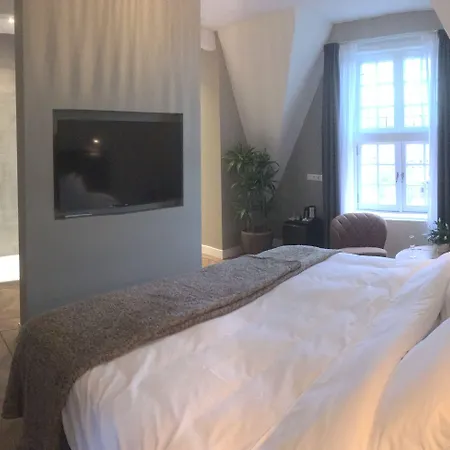 Naeldwyk-torenburg Hotel