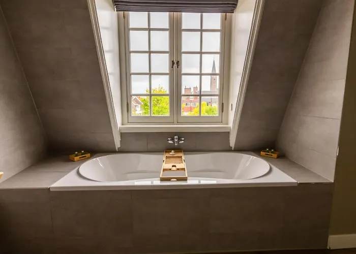 Отель Naeldwyk-torenburg