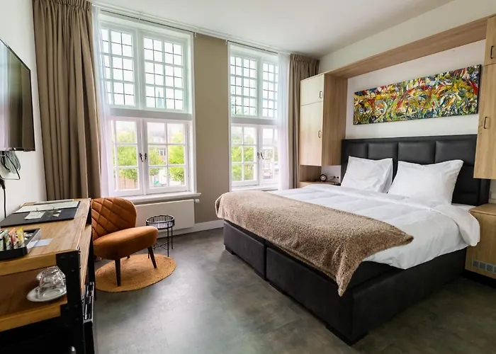 Naeldwyk-torenburg Нальдвийк