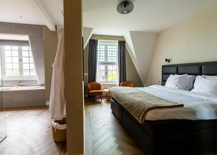 Naeldwyk-torenburg 3*