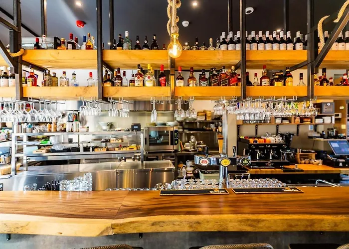 Naeldwyk-torenburg Отель Нальдвийк