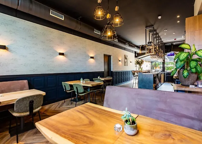 Naeldwyk-torenburg Отель Нальдвийк