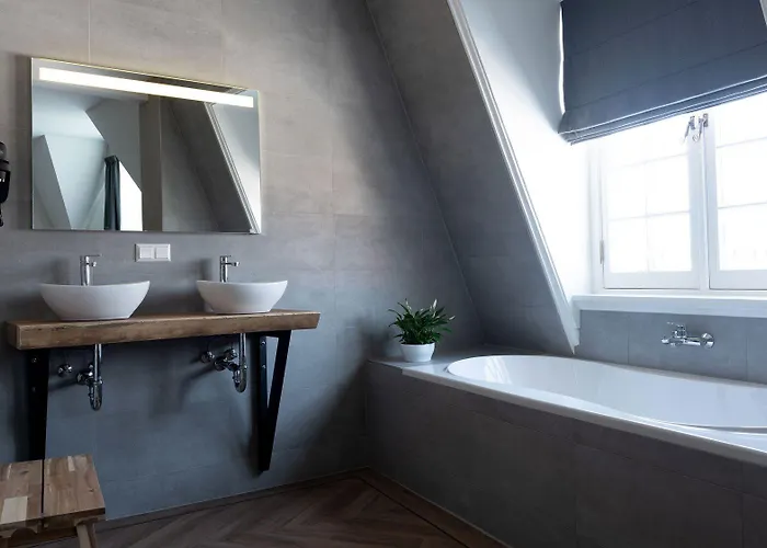 Hotel Naeldwyk-torenburg 3*