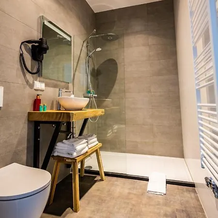 Naeldwyk-torenburg Otel 3*