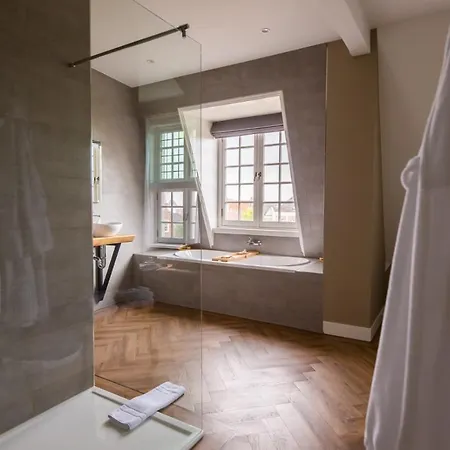 Naeldwyk-torenburg Otel