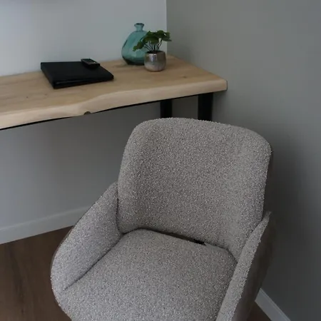 Naeldwyk-torenburg Otel 3*