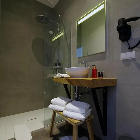 Naeldwyk-torenburg Otel 3*